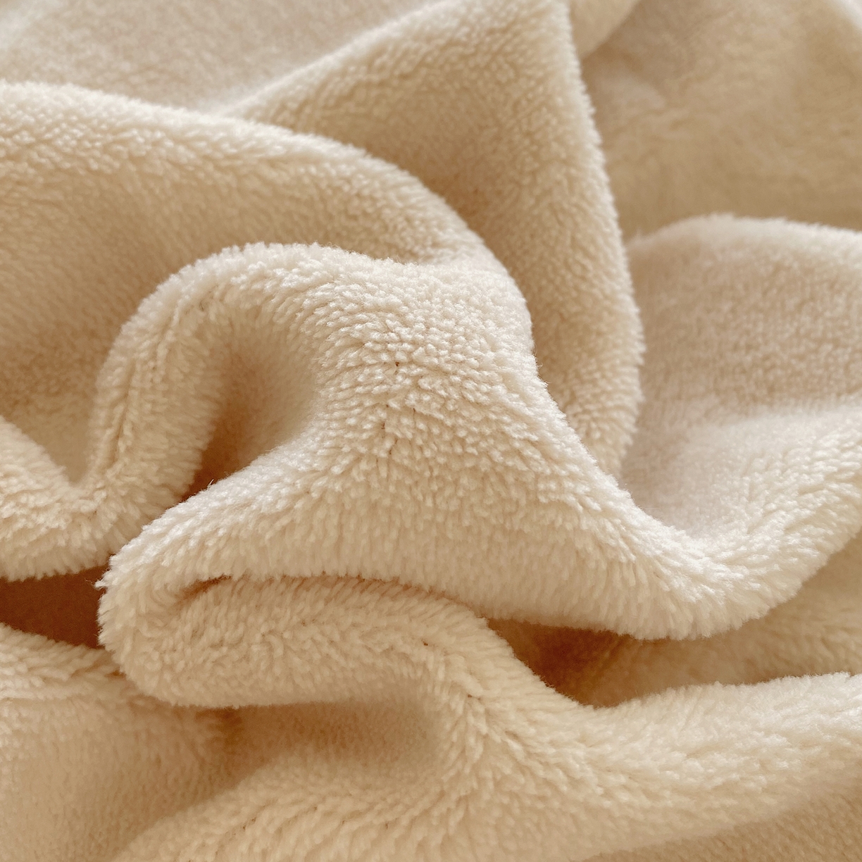 91家纺网 家纺一手货源 找家纺 悦织湾家纺 牛奶绒四件套纯色贴布绣床单款床盖款床上用品四件套时尚小兔2025新款加厚 床单款时尚小兔-奶咖