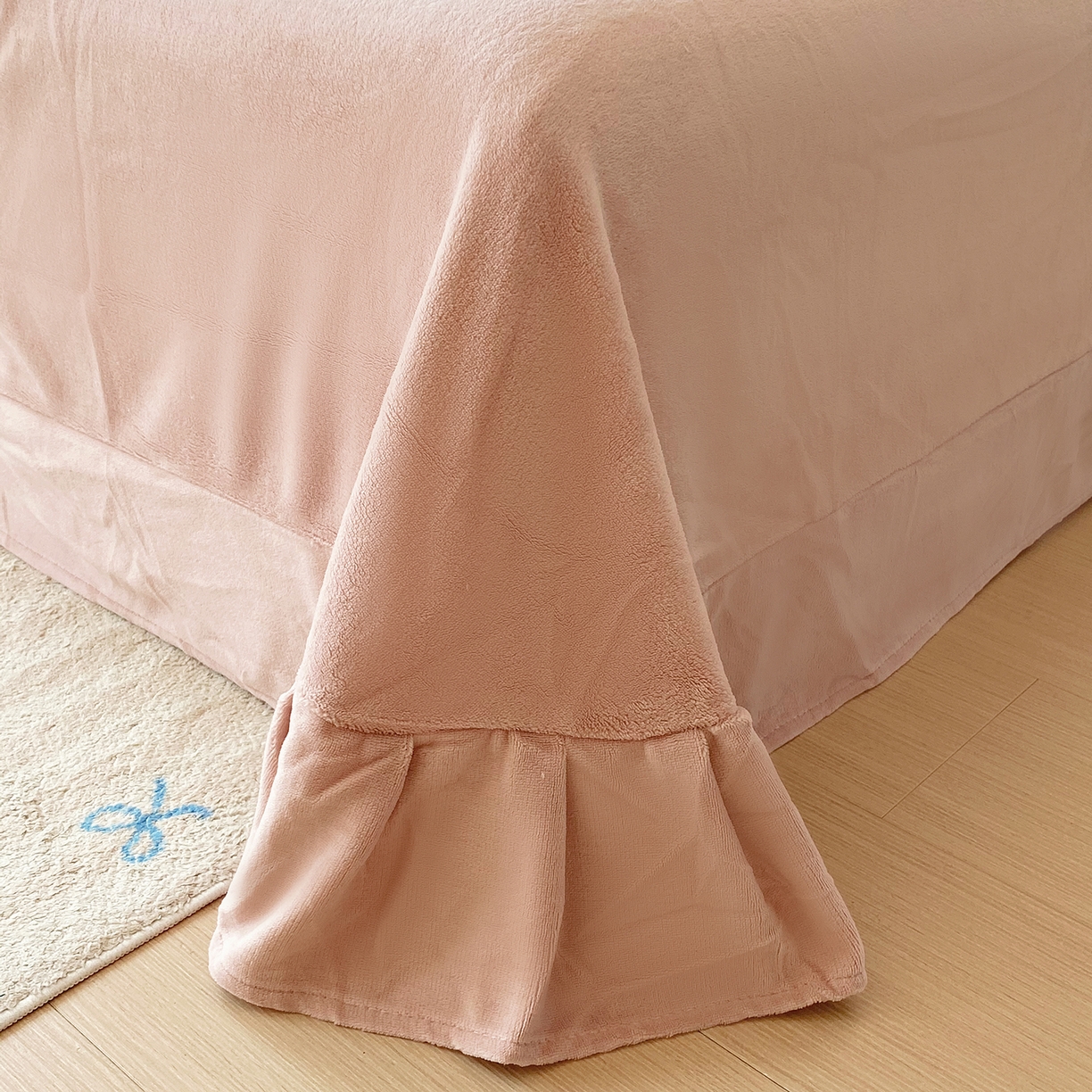 91家纺网 家纺一手货源 找家纺 悦织湾家纺 牛奶绒四件套纯色贴布绣床单款床盖款床上用品四件套时尚小兔2025新款加厚 床单款时尚小兔-浅豆沙