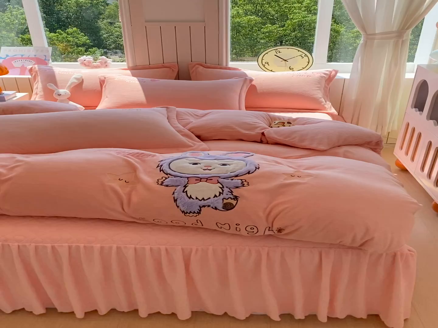 91家纺网 家纺一手货源 找家纺 悦织湾家纺 牛奶绒四件套纯色贴布绣床单款床盖款床上用品四件套时尚小兔2025新款加厚 床盖款-时尚小兔-粉