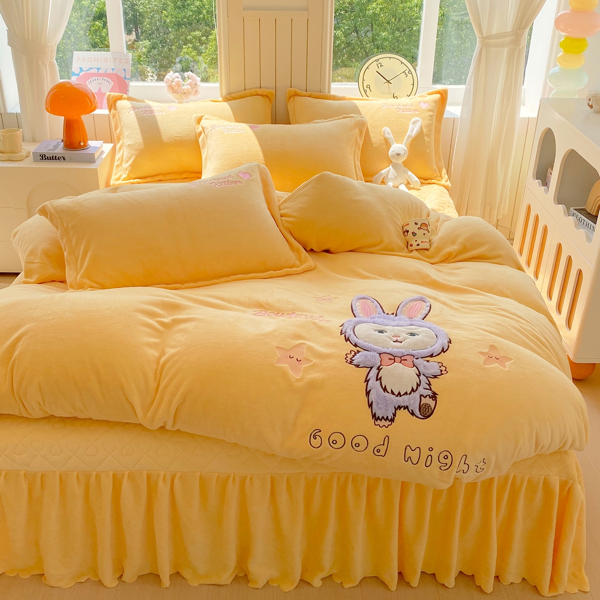91家纺网 家纺一手货源 找家纺 悦织湾家纺 牛奶绒四件套纯色贴布绣床单款床盖款床上用品四件套时尚小兔2025新款加厚 床盖款-时尚小兔-黄