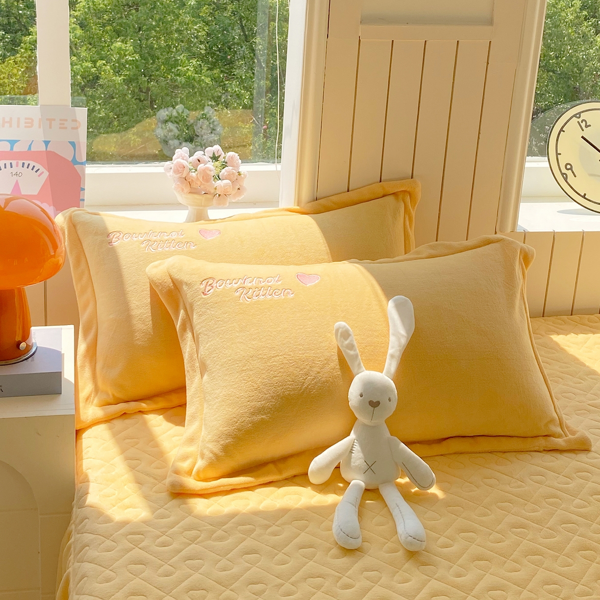 91家纺网 家纺一手货源 找家纺 悦织湾家纺 牛奶绒四件套纯色贴布绣床单款床盖款床上用品四件套时尚小兔2025新款加厚 床盖款-时尚小兔-黄