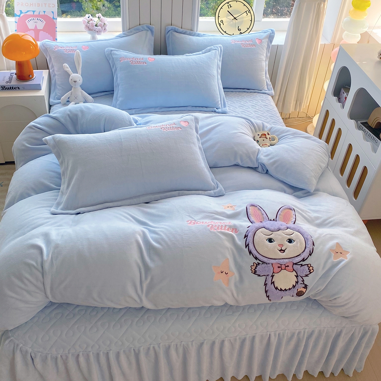 91家纺网 家纺一手货源 找家纺 悦织湾家纺 牛奶绒四件套纯色贴布绣床单款床盖款床上用品四件套时尚小兔2025新款加厚 床盖款-时尚小兔-蓝