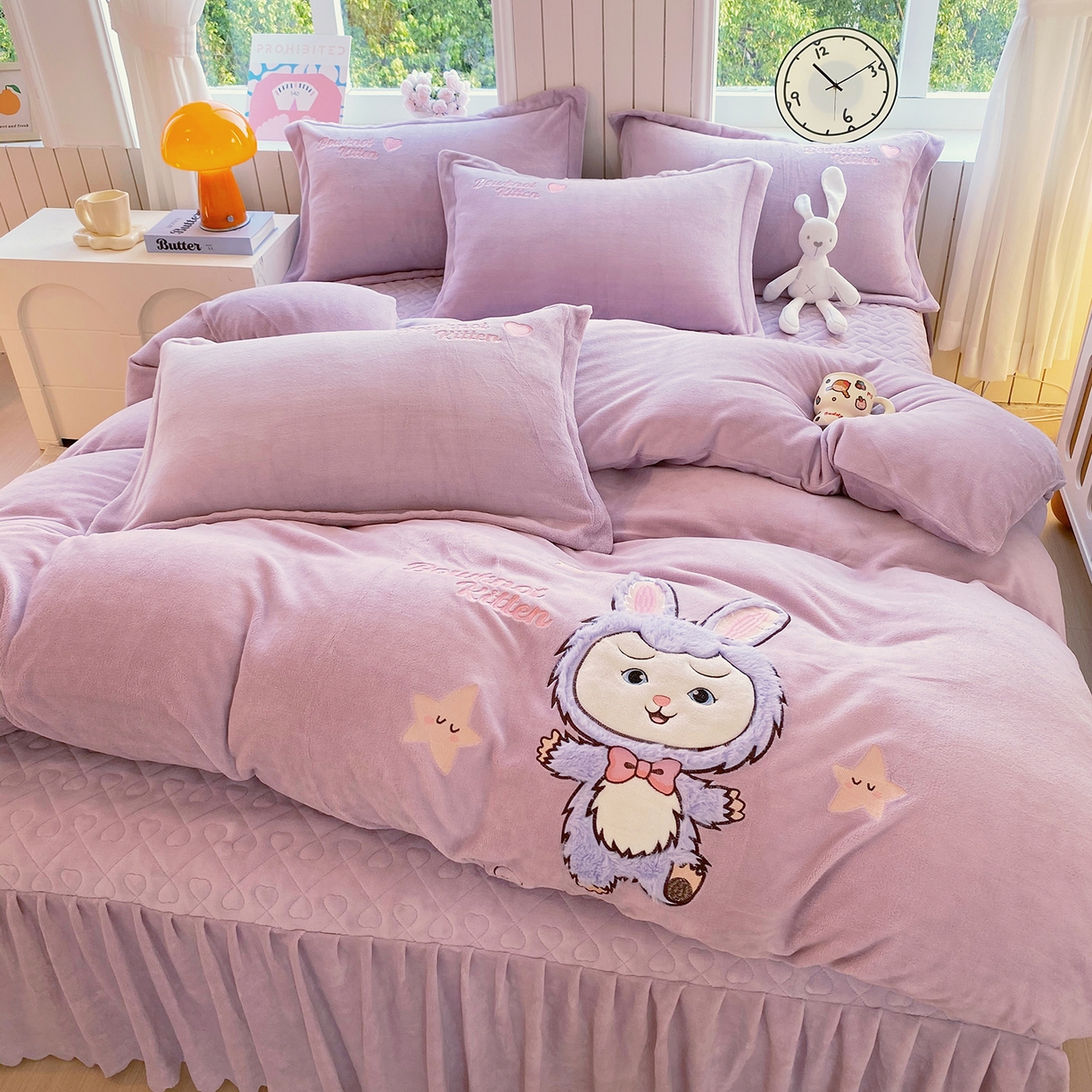 91家纺网 家纺一手货源 找家纺 悦织湾家纺 牛奶绒四件套纯色贴布绣床单款床盖款床上用品四件套时尚小兔2025新款加厚 床盖款-时尚小兔-紫