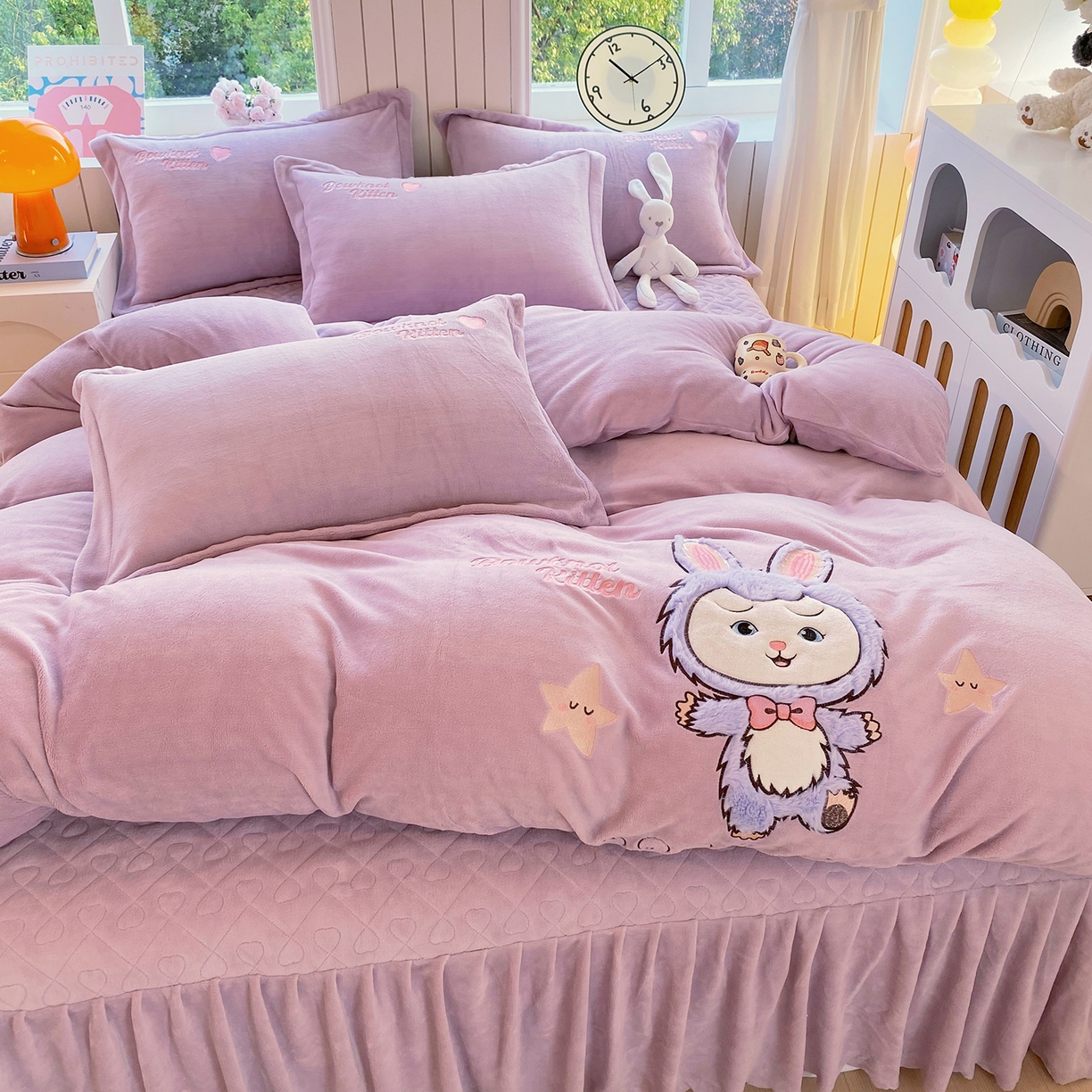 91家纺网 家纺一手货源 找家纺 悦织湾家纺 牛奶绒四件套纯色贴布绣床单款床盖款床上用品四件套时尚小兔2025新款加厚 床盖款-时尚小兔-紫