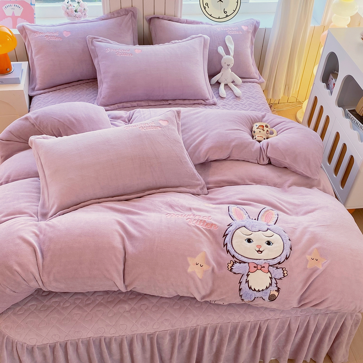 91家纺网 家纺一手货源 找家纺 悦织湾家纺 牛奶绒四件套纯色贴布绣床单款床盖款床上用品四件套时尚小兔2025新款加厚 床盖款-时尚小兔-紫