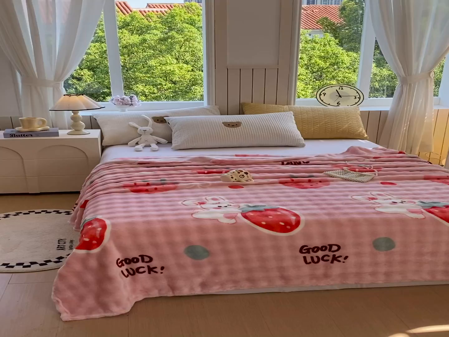 91家纺网 家纺一手货源 找家纺 悦织湾家纺 2025新款双面加厚泡泡绒毛毯印花纯色仿兔毛绒牛奶绒毯子休闲小盖毯沙发办公室午睡毯 草莓兔