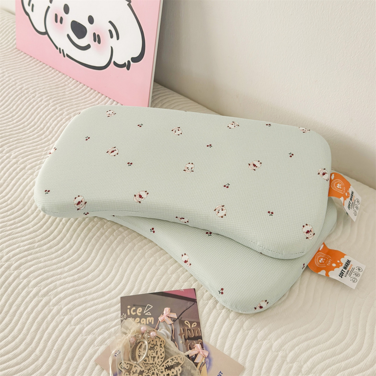 91家纺网 家纺一手货源 找家纺 麦肯锡 2025新款可爱碎花婴童记忆枕  枕头枕芯 咩咩樱桃/对