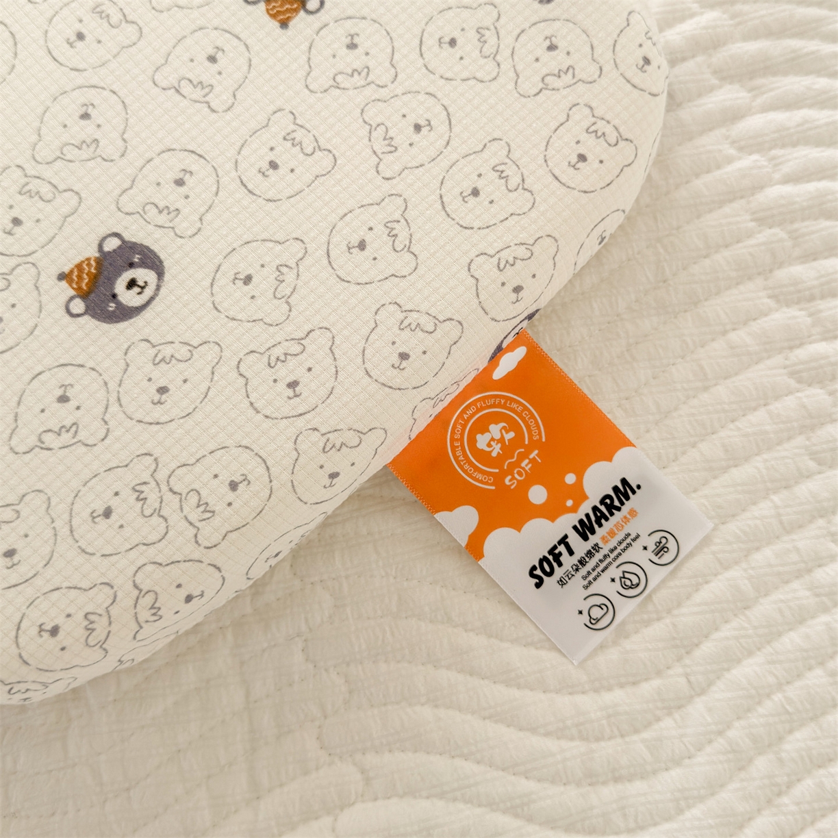 91家纺网 家纺一手货源 找家纺 麦肯锡 2025新款可爱碎花婴童记忆枕  枕头枕芯 甜梦小熊/只