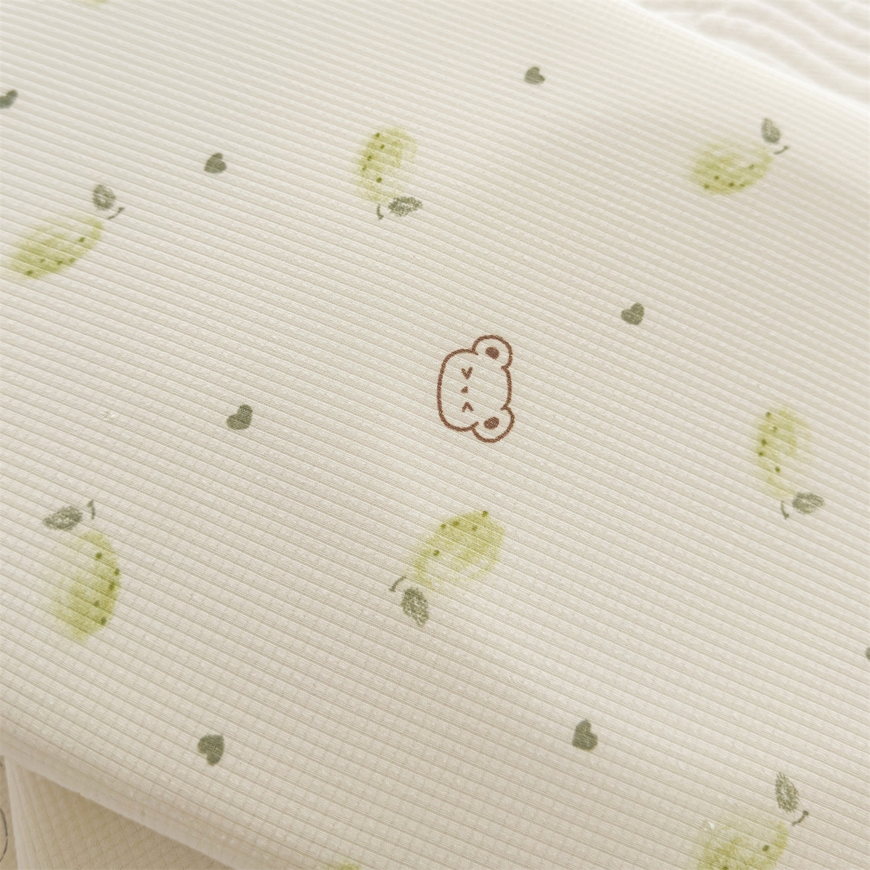 91家纺网 家纺一手货源 找家纺 麦肯锡 2025新款可爱碎花婴童记忆枕  枕头枕芯 梦熊乖乖/对