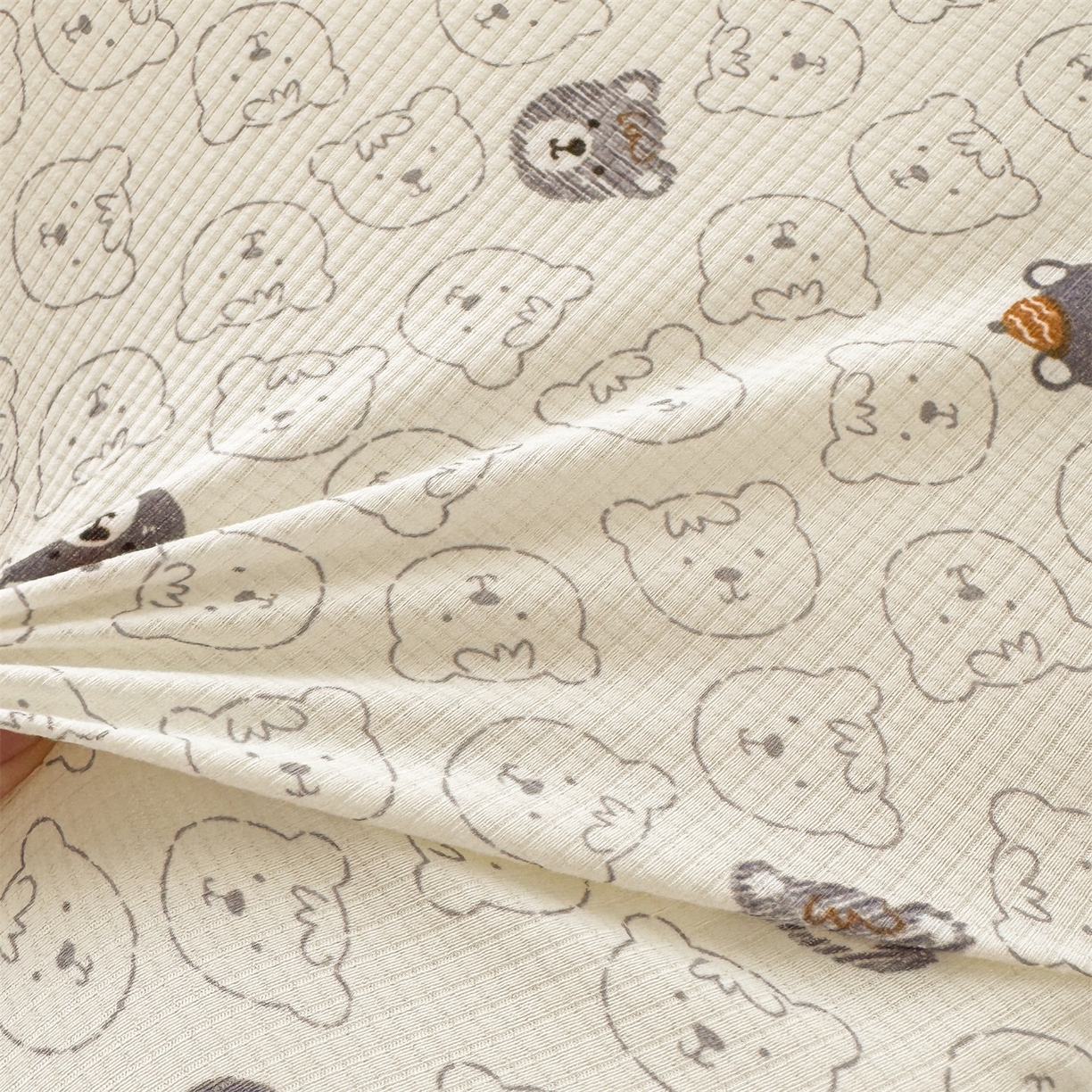 91家纺网 家纺一手货源 找家纺 麦肯锡 2025新款可爱碎花婴童记忆枕  枕头枕芯 甜梦小熊/只