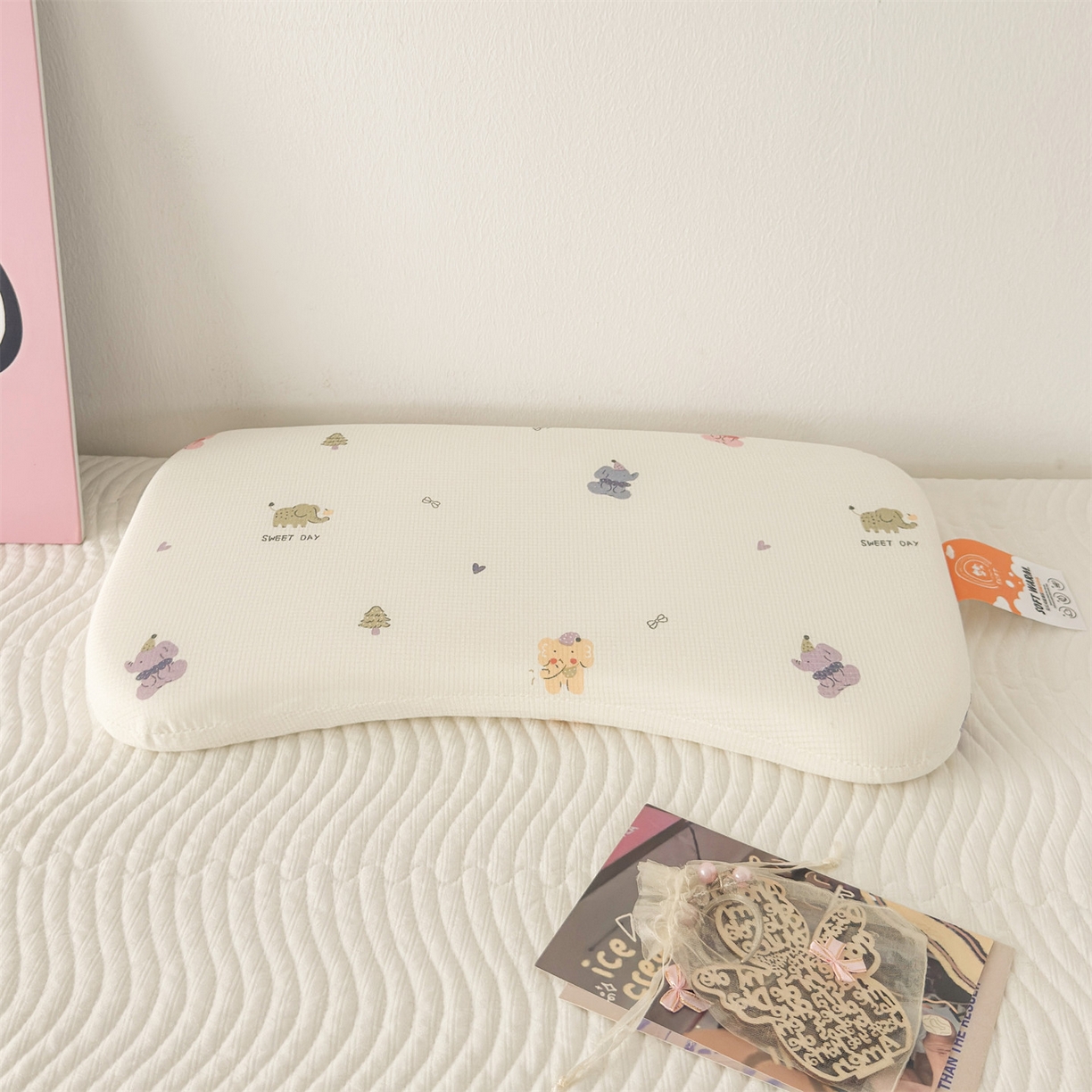 91家纺网 家纺一手货源 找家纺 麦肯锡 2025新款可爱碎花婴童记忆枕  枕头枕芯 小象乐园/只