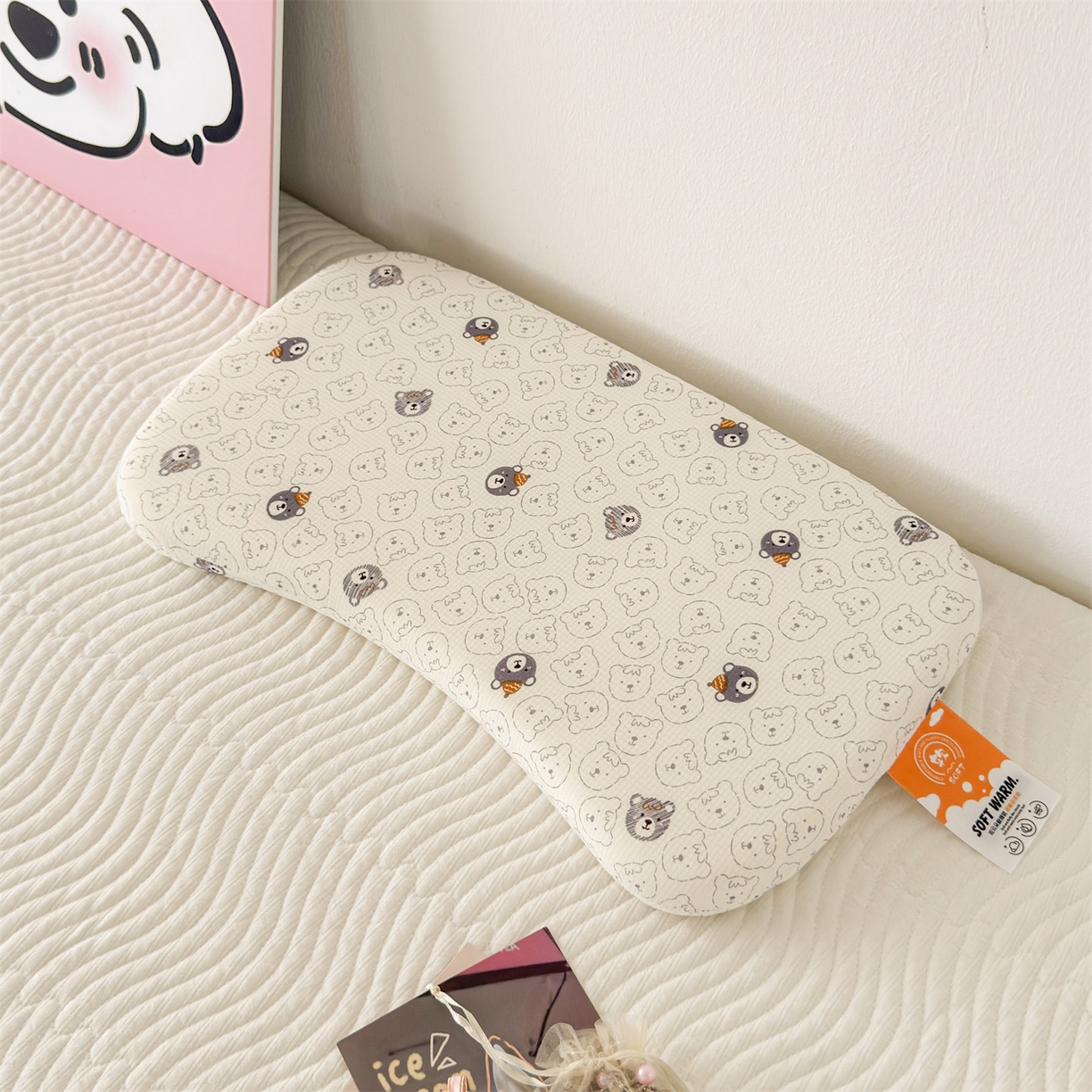 91家纺网 家纺一手货源 找家纺 麦肯锡 2025新款可爱碎花婴童记忆枕  枕头枕芯 甜梦小熊/只