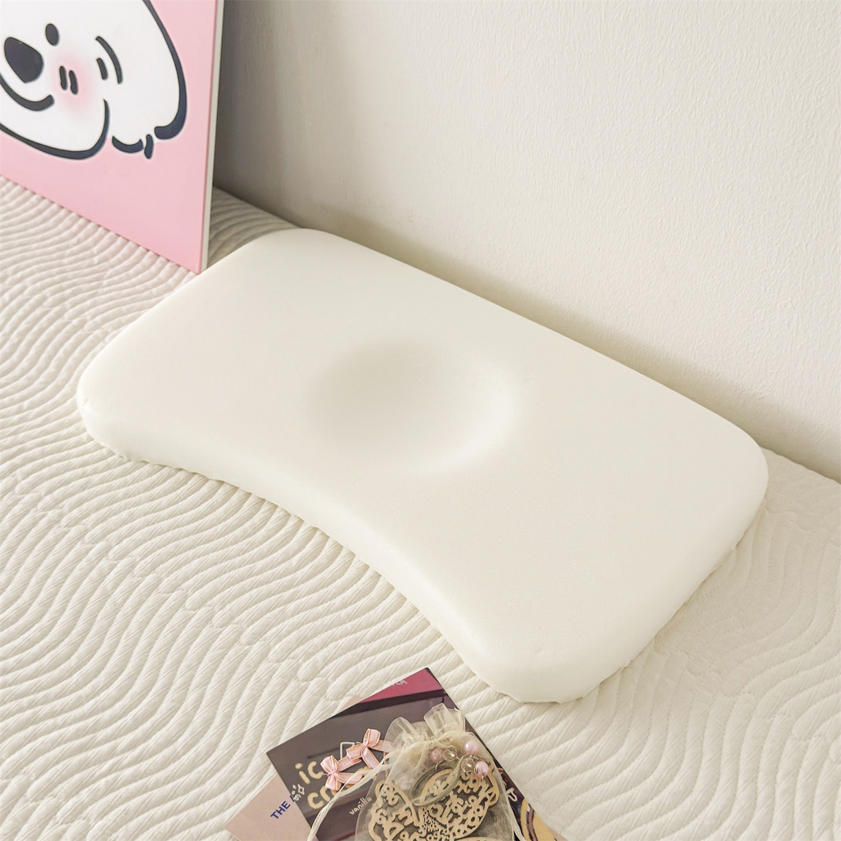 91家纺网 家纺一手货源 找家纺 麦肯锡 2025新款可爱碎花婴童记忆枕  枕头枕芯 咩咩樱桃/只