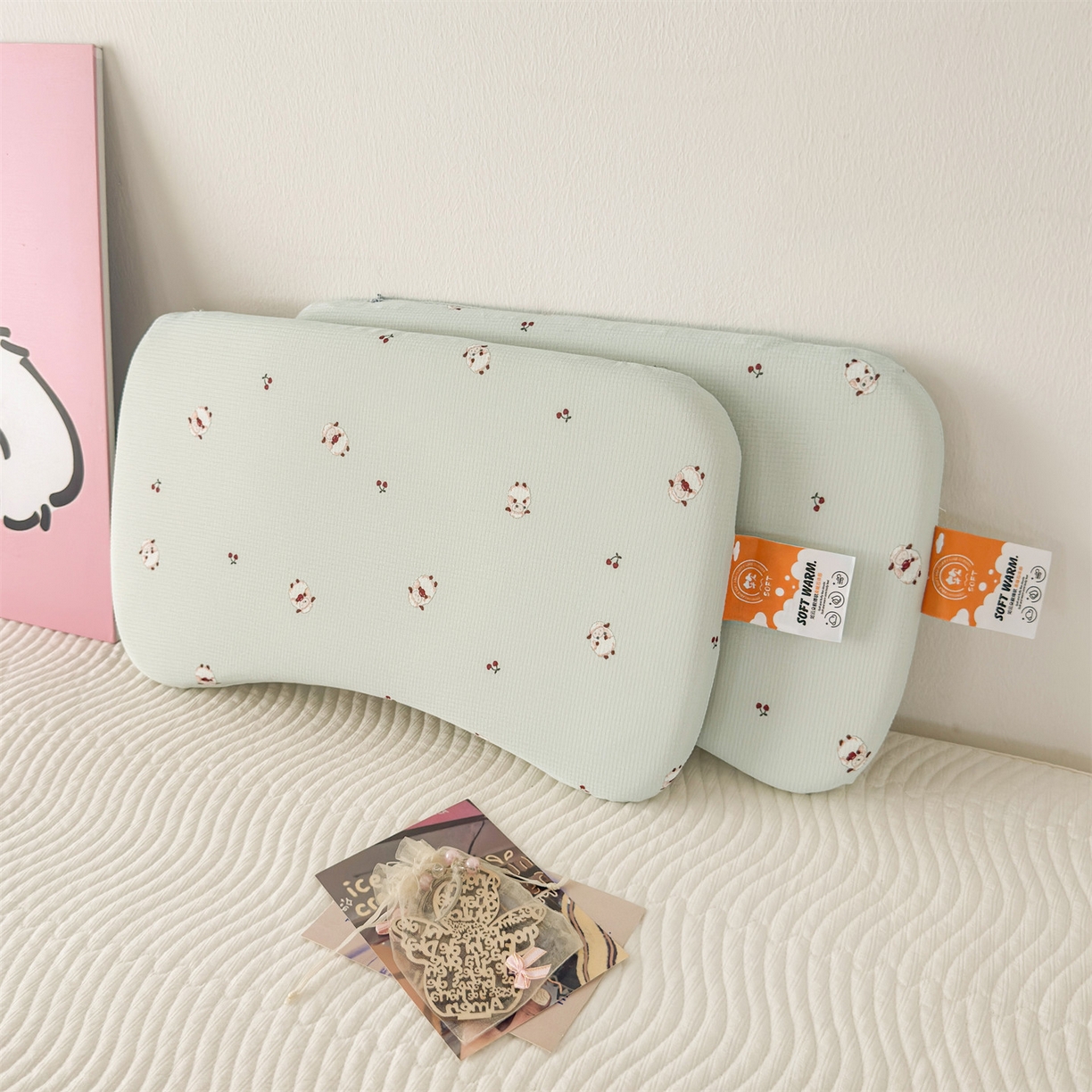 91家纺网 家纺一手货源 找家纺 麦肯锡 2025新款可爱碎花婴童记忆枕  枕头枕芯 咩咩樱桃/只