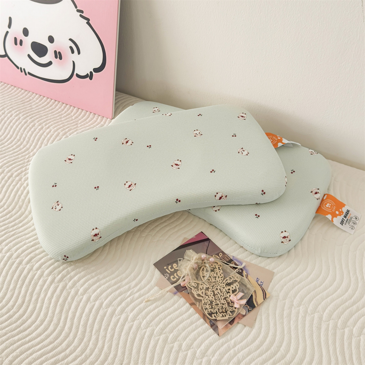 91家纺网 家纺一手货源 找家纺 麦肯锡 2025新款可爱碎花婴童记忆枕  枕头枕芯 咩咩樱桃/只