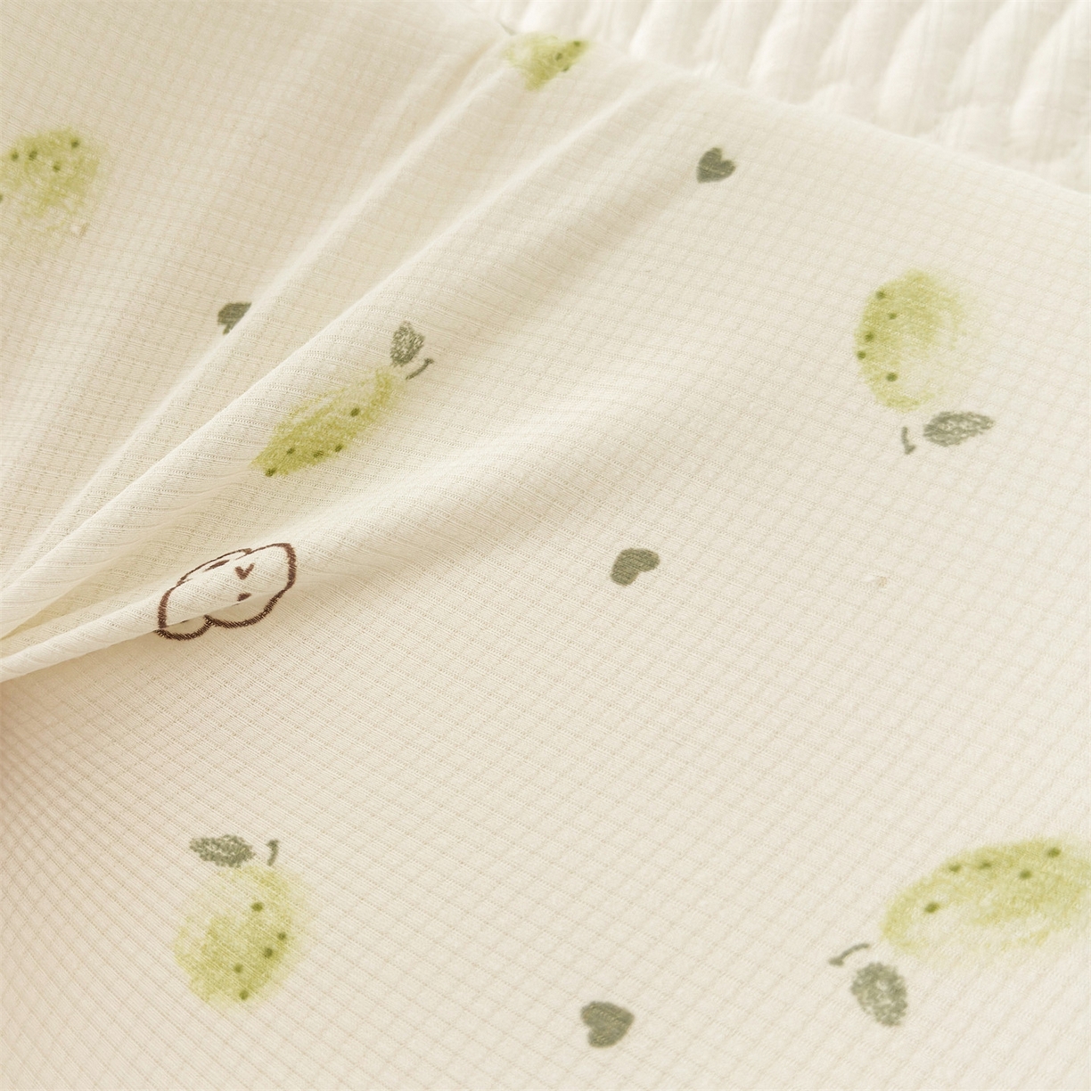 91家纺网 家纺一手货源 找家纺 麦肯锡 2025新款可爱碎花婴童记忆枕  枕头枕芯 梦熊乖乖/对