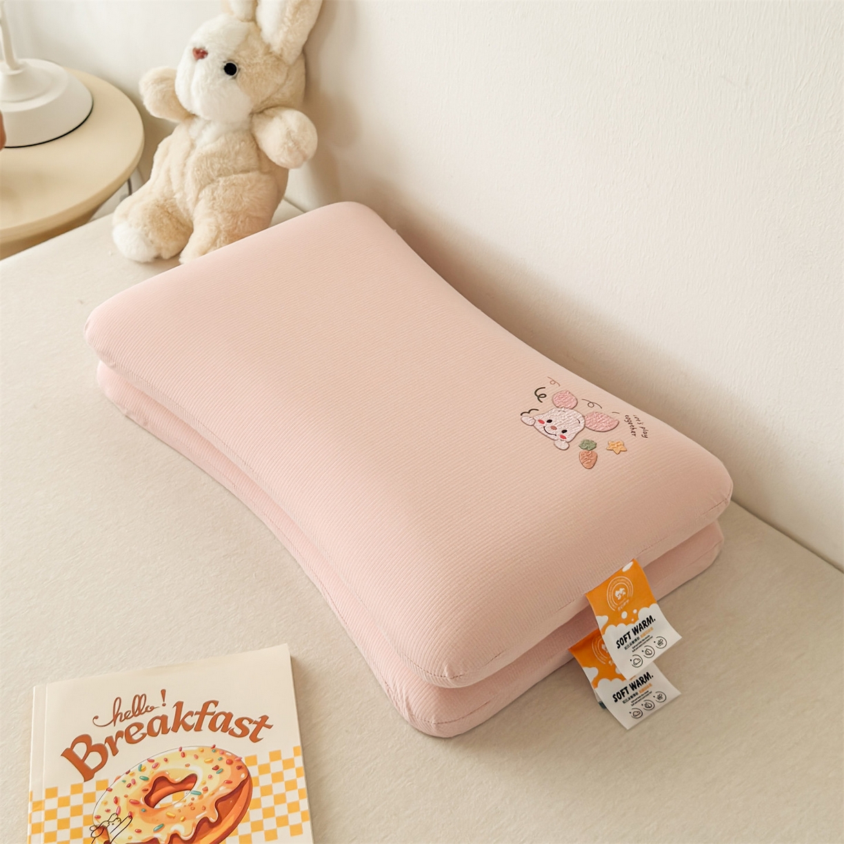 91家纺网 家纺一手货源 找家纺 （总）麦肯锡 2025新款格纹烫画亲肤儿童记忆枕  枕头枕芯