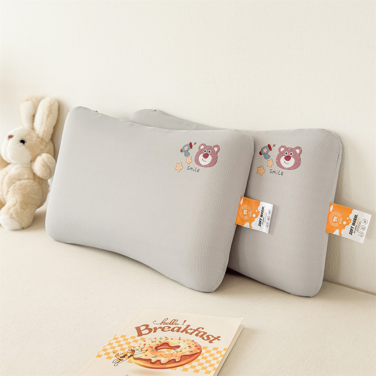 91家纺网 家纺一手货源 找家纺 麦肯锡 2025新款格纹烫画亲肤儿童记忆枕  枕头枕芯 灰色/只