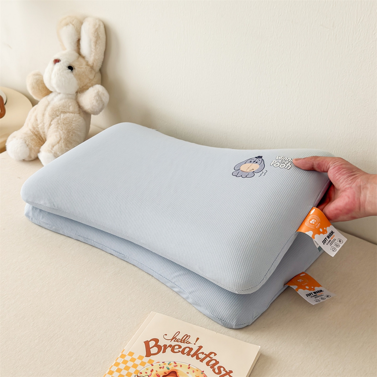 91家纺网 家纺一手货源 找家纺 麦肯锡 2025新款格纹烫画亲肤儿童记忆枕  枕头枕芯 蓝色/只