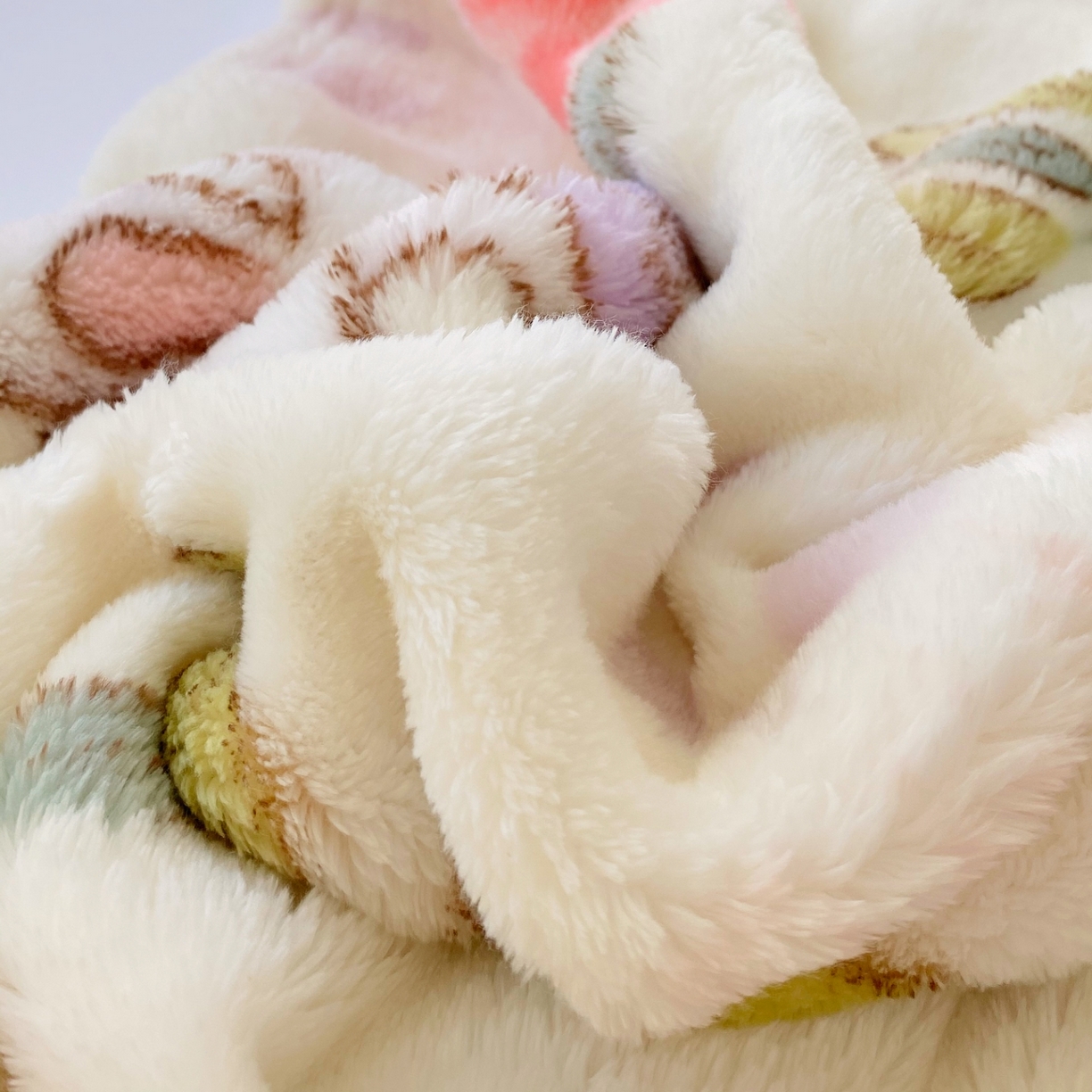 91家纺网 家纺一手货源 找家纺 悦织湾家纺 2025新款双面加厚泡泡绒毛毯印花纯色仿兔毛绒牛奶绒毯子休闲小盖毯沙发办公室午睡毯 青青小兔