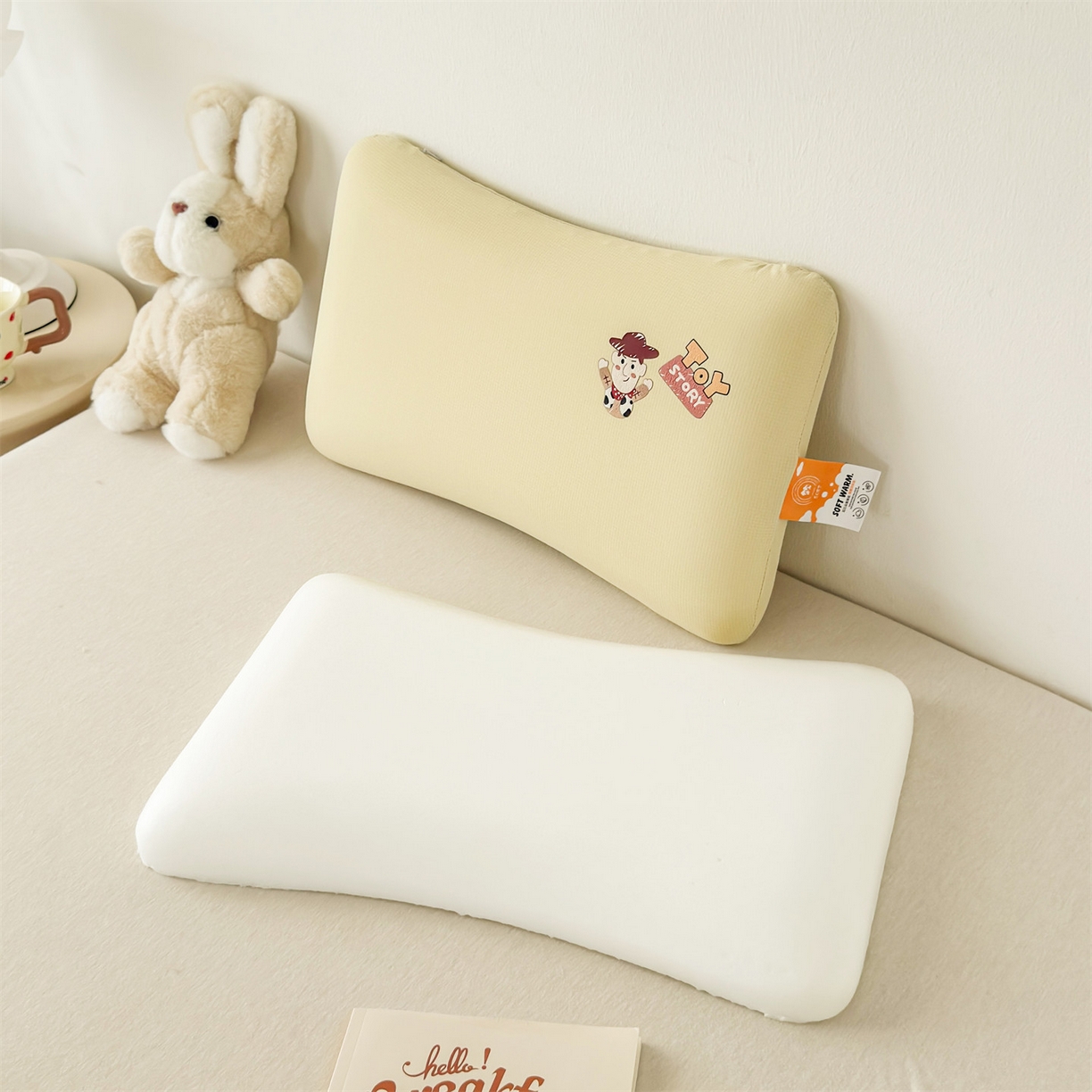 91家纺网 家纺一手货源 找家纺 麦肯锡 2025新款格纹烫画亲肤儿童记忆枕  枕头枕芯 黄色/只