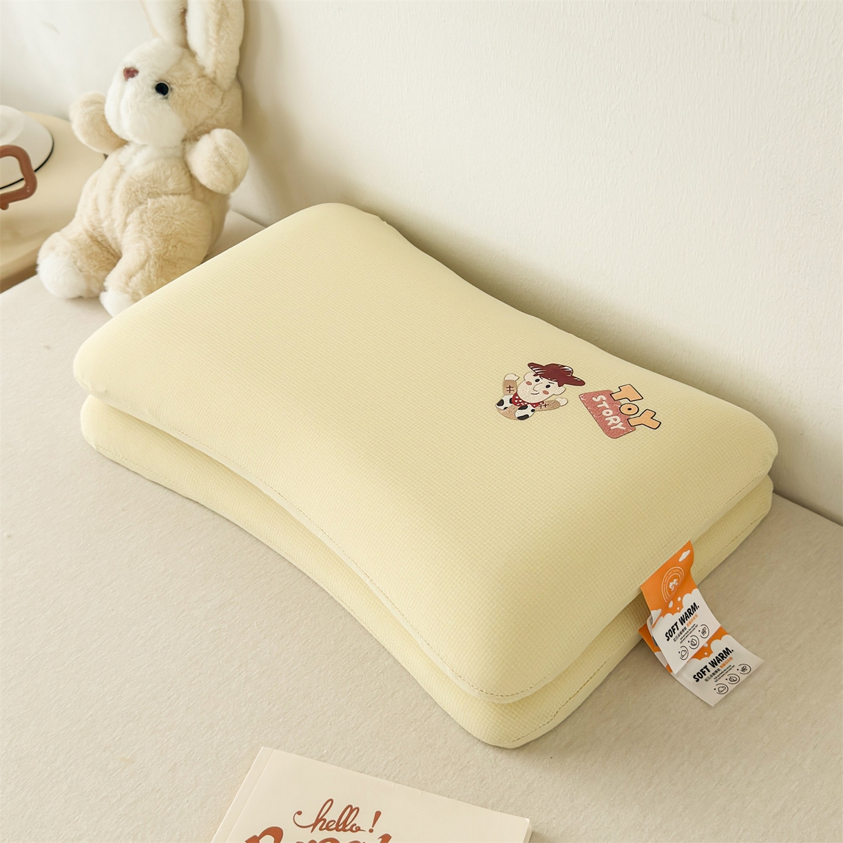 91家纺网 家纺一手货源 找家纺 麦肯锡 2025新款格纹烫画亲肤儿童记忆枕  枕头枕芯 黄色/只