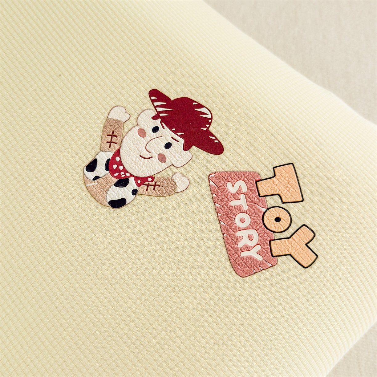 91家纺网 家纺一手货源 找家纺 麦肯锡 2025新款格纹烫画亲肤儿童记忆枕  枕头枕芯 黄色/只