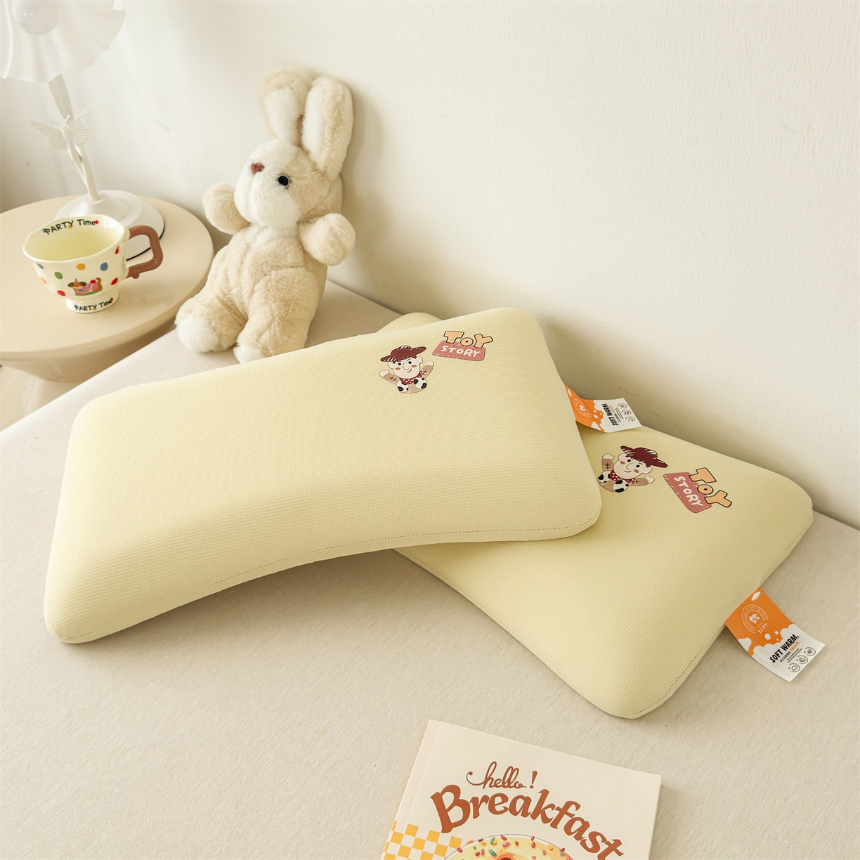 91家纺网 家纺一手货源 找家纺 麦肯锡 2025新款格纹烫画亲肤儿童记忆枕  枕头枕芯 黄色/只