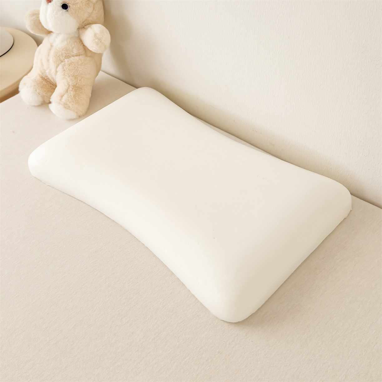 91家纺网 家纺一手货源 找家纺 麦肯锡 2025新款格纹烫画亲肤儿童记忆枕  枕头枕芯 黄色/只