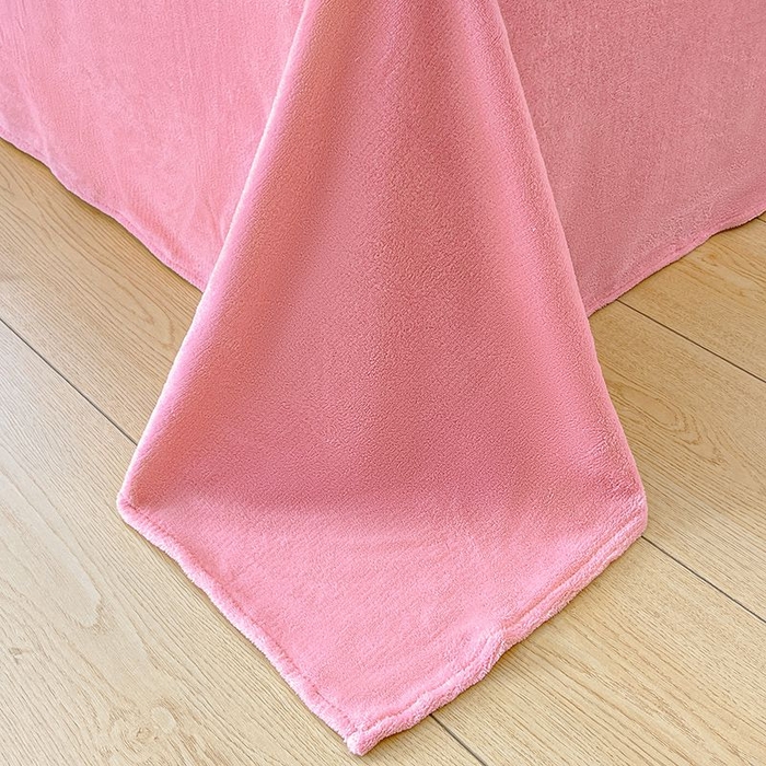 91家纺网 家纺一手货源 找家纺 蓝梦 2025新款加厚保暖牛奶绒印花四件套 草莓熊熊