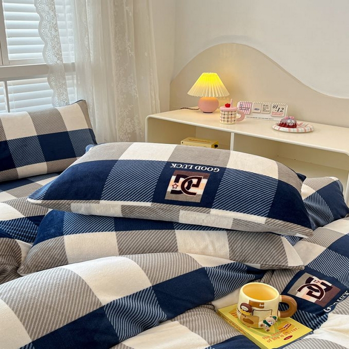 91家纺网 家纺一手货源 找家纺 蓝梦 2025新款加厚保暖牛奶绒印花四件套 时尚新都