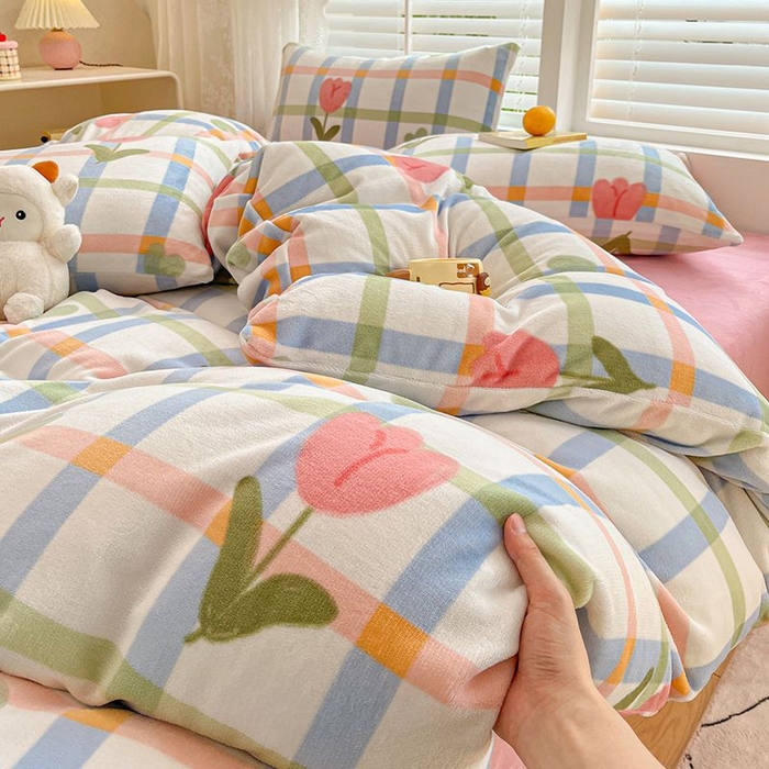 91家纺网 家纺一手货源 找家纺 蓝梦 2025新款加厚保暖牛奶绒印花四件套 甜心玫瑰-粉