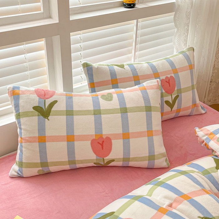 91家纺网 家纺一手货源 找家纺 蓝梦 2025新款加厚保暖牛奶绒印花四件套 甜心玫瑰-粉