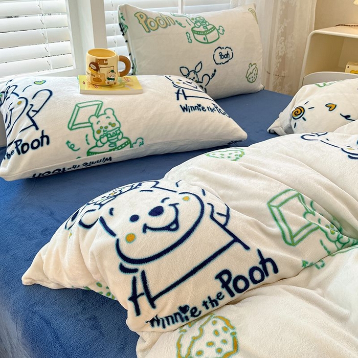 91家纺网 家纺一手货源 找家纺 蓝梦 2025新款加厚保暖牛奶绒印花四件套 熊宝乐园