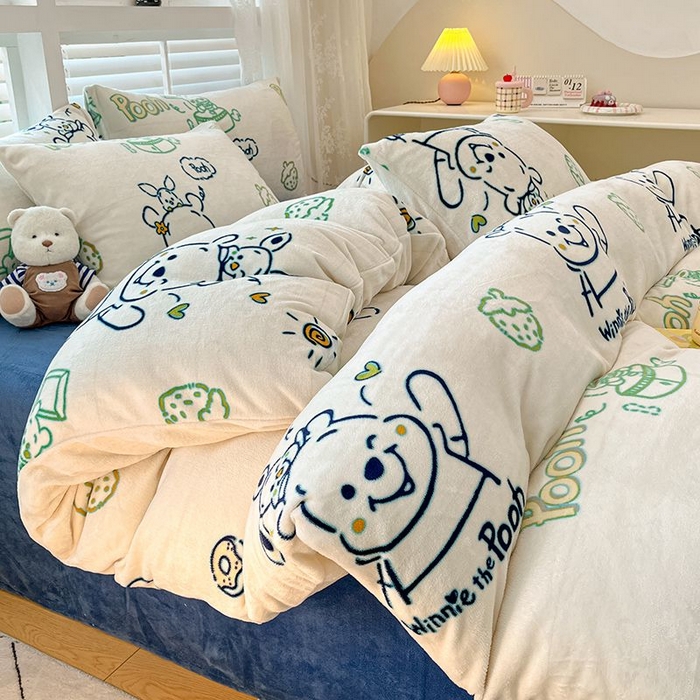 91家纺网 家纺一手货源 找家纺 蓝梦 2025新款加厚保暖牛奶绒印花四件套 熊宝乐园