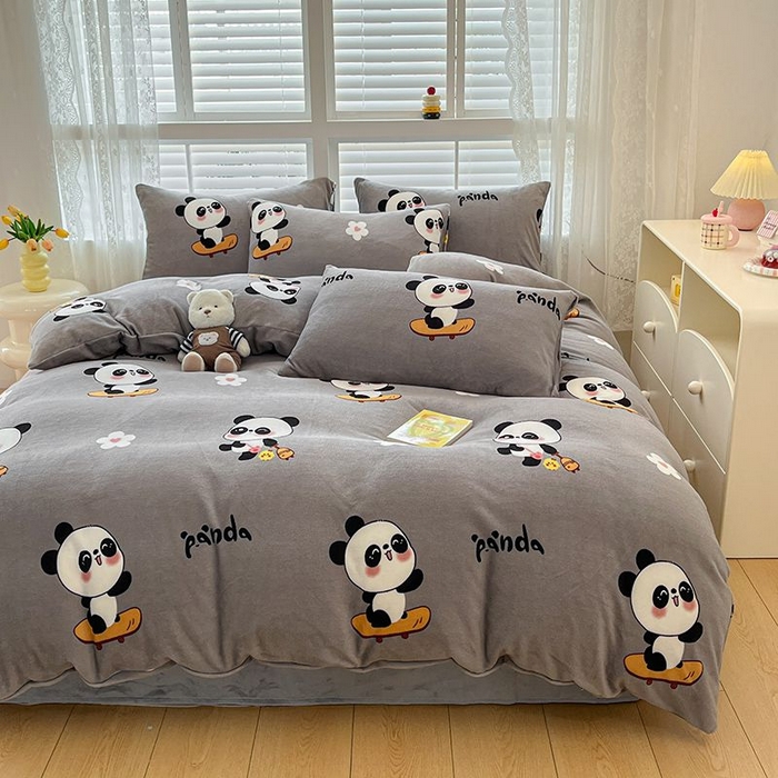 91家纺网 家纺一手货源 找家纺 蓝梦 2025新款加厚保暖牛奶绒印花四件套 熊猫乐园-灰