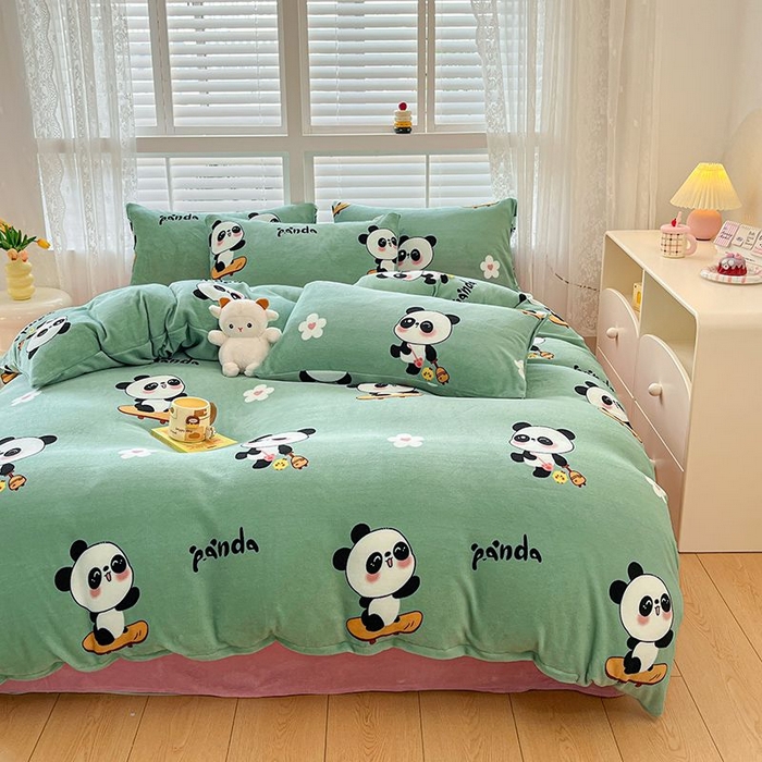 91家纺网 家纺一手货源 找家纺 蓝梦 2025新款加厚保暖牛奶绒印花四件套 熊猫乐园-绿