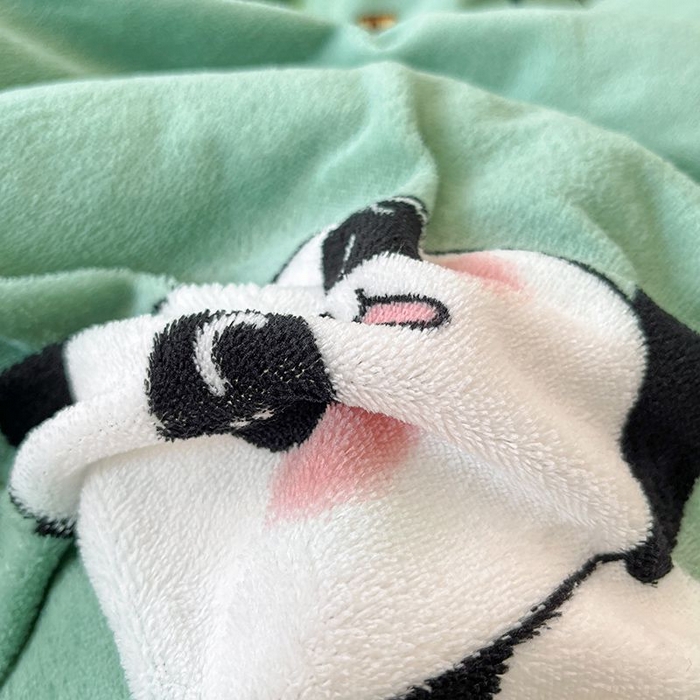 91家纺网 家纺一手货源 找家纺 蓝梦 2025新款加厚保暖牛奶绒印花四件套 熊猫乐园-绿