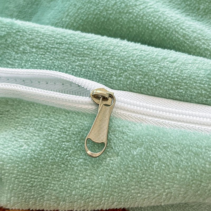 91家纺网 家纺一手货源 找家纺 蓝梦 2025新款加厚保暖牛奶绒印花四件套 熊猫乐园-绿