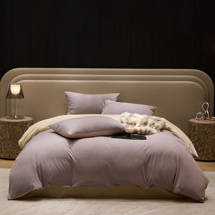 91家纺网 家纺一手货源 找家纺 金奇达家纺 2025新款【简色生活】热压纹-羽零™空气拉绒四件套（会员减20元）标准号全网控价（折后券后）不低于159元 简色生活-黛紫杏