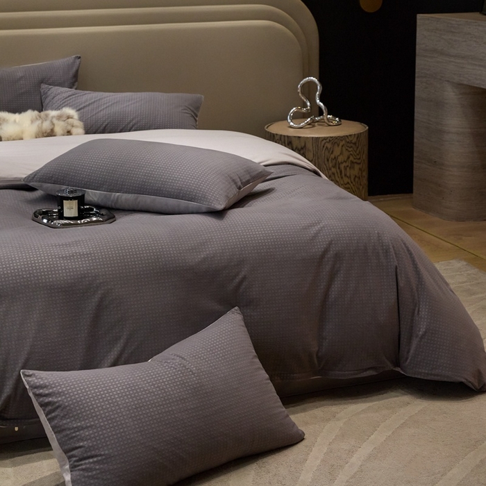 91家纺网 家纺一手货源 找家纺 金奇达家纺 2025新款【简色生活】热压纹-羽零™空气拉绒四件套（会员减20元）标准号全网控价（折后券后）不低于159元 简色生活-极光银灰