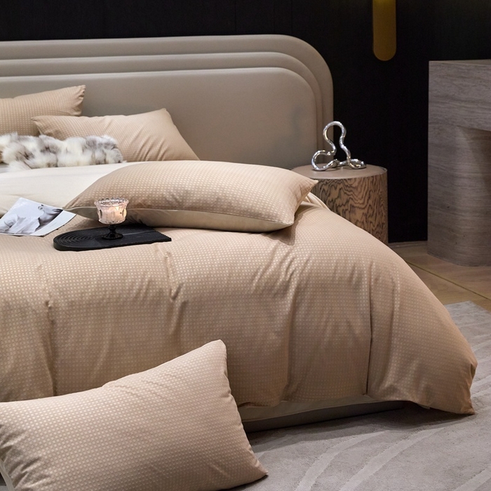 91家纺网 家纺一手货源 找家纺 金奇达家纺 2025新款【简色生活】热压纹-羽零™空气拉绒四件套（会员减20元）标准号全网控价（折后券后）不低于159元 简色生活-咖杏