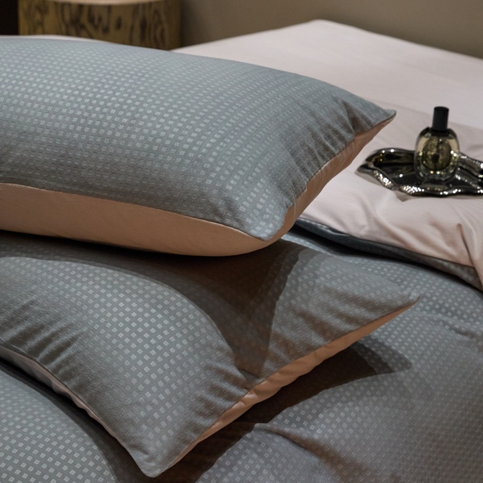 91家纺网 家纺一手货源 找家纺 金奇达家纺 2025新款【简色生活】热压纹-羽零™空气拉绒四件套（会员减20元）标准号全网控价（折后券后）不低于159元 简色生活-琉璃蓝