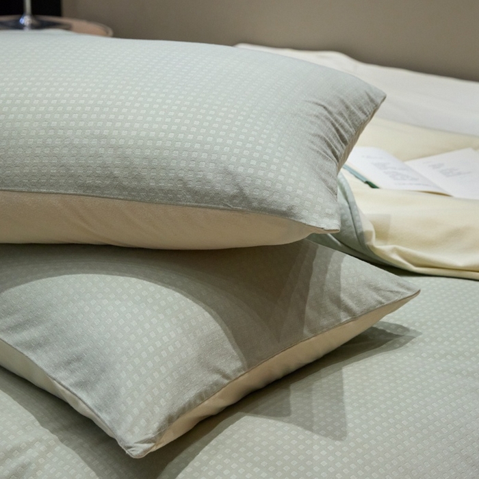 91家纺网 家纺一手货源 找家纺 金奇达家纺 2025新款【简色生活】热压纹-羽零™空气拉绒四件套（会员减20元）标准号全网控价（折后券后）不低于159元 简色生活-绿茶