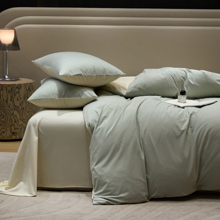 91家纺网 家纺一手货源 找家纺 金奇达家纺 2025新款【简色生活】热压纹-羽零™空气拉绒四件套（会员减20元）标准号全网控价（折后券后）不低于159元 简色生活-绿茶