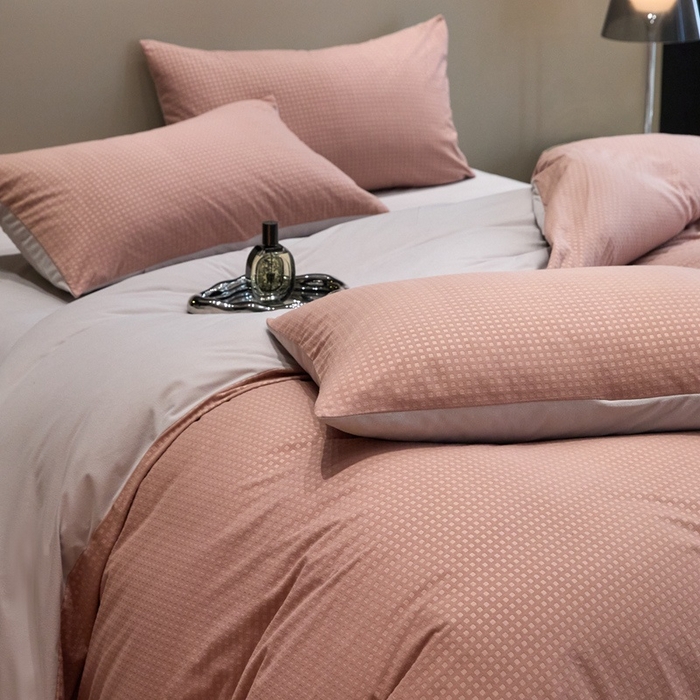 91家纺网 家纺一手货源 找家纺 金奇达家纺 2025新款【简色生活】热压纹-羽零™空气拉绒四件套（会员减20元）标准号全网控价（折后券后）不低于159元 简色生活-暖豆沙