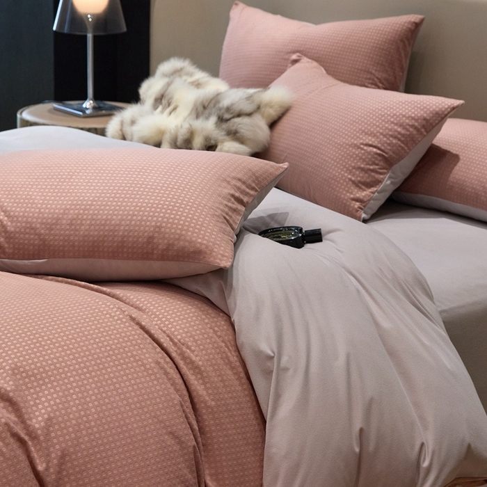 91家纺网 家纺一手货源 找家纺 金奇达家纺 2025新款【简色生活】热压纹-羽零™空气拉绒四件套（会员减20元）标准号全网控价（折后券后）不低于159元 简色生活-暖豆沙