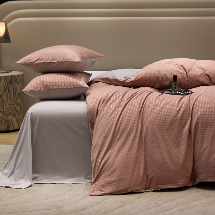 91家纺网 家纺一手货源 找家纺 金奇达家纺 2025新款【简色生活】热压纹-羽零™空气拉绒四件套（会员减20元）标准号全网控价（折后券后）不低于159元 简色生活-暖豆沙