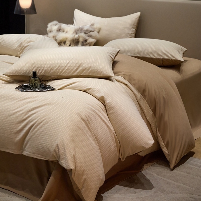 91家纺网 家纺一手货源 找家纺 金奇达家纺 2025新款【简色生活】热压纹-羽零™空气拉绒四件套（会员减20元）标准号全网控价（折后券后）不低于159元 简色生活-沙茶咖