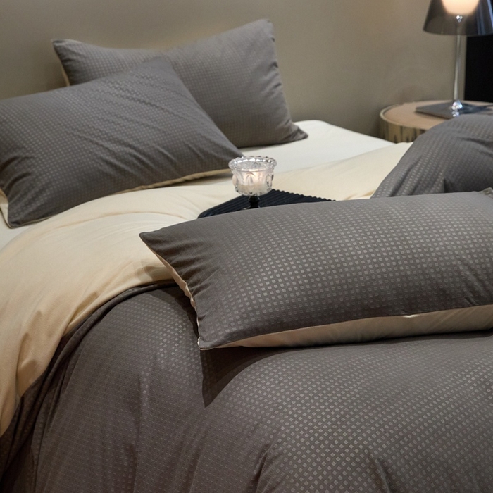 91家纺网 家纺一手货源 找家纺 金奇达家纺 2025新款【简色生活】热压纹-羽零™空气拉绒四件套（会员减20元）标准号全网控价（折后券后）不低于159元 简色生活-深灰杏